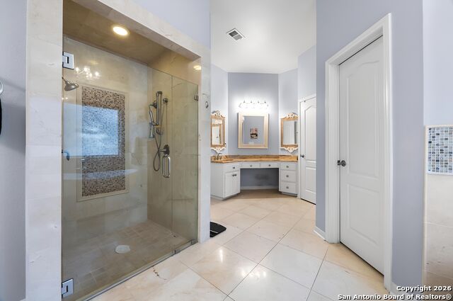 Image 20 of 38 For 35 Galleria  