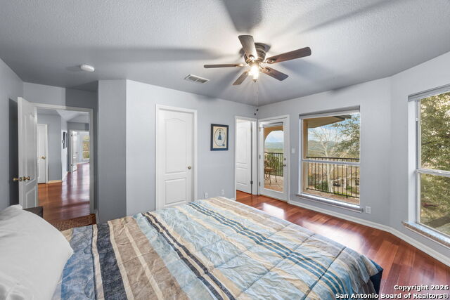 Image 23 of 38 For 35 Galleria  