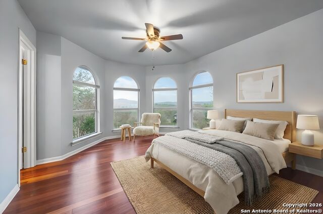 Image 25 of 38 For 35 Galleria  