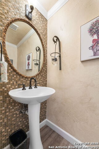 Image 30 of 38 For 35 Galleria  