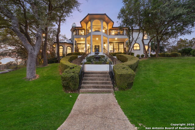 Image 4 of 38 For 35 Galleria  