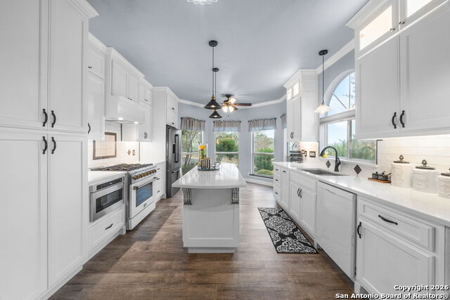 Image 8 of 38 For 35 Galleria  