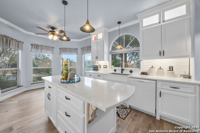 Image 9 of 38 For 35 Galleria  