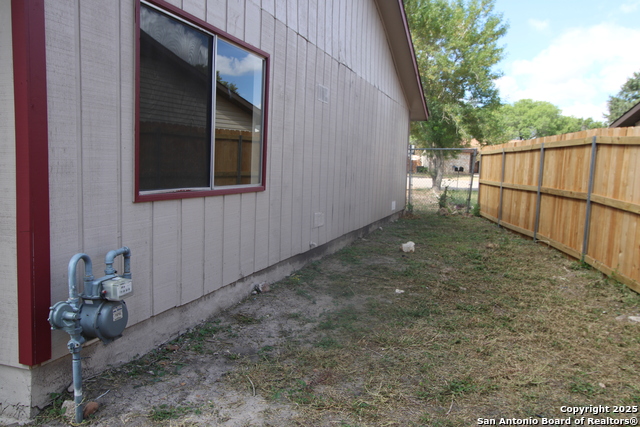 Image 19 of 20 For 2706 Lakedon