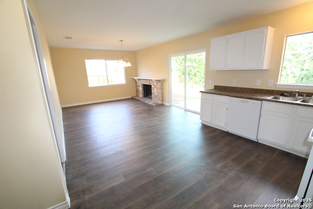 Image 5 of 20 For 2706 Lakedon