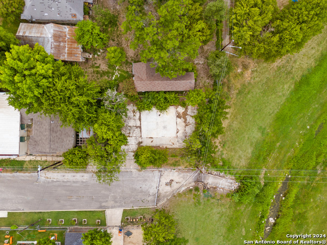 Image 11 of 14 For 713 Navidad St N