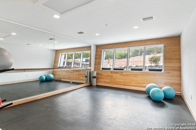 Image 41 of 50 For 31805 Acacia Vsta