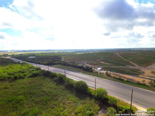 Listing photo id 9 for 5039 Old Pearsall Rd