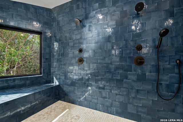 Image 29 of 44 For 215 Canyon Dr