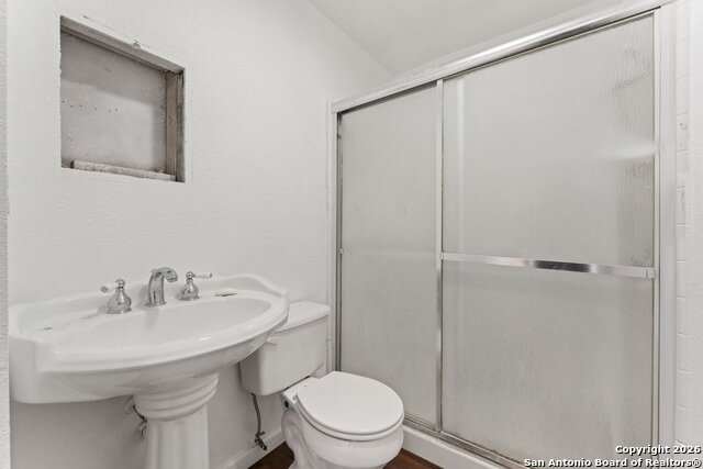 Image 20 of 24 For 710 Darby  