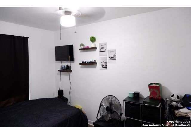 Listing photo id 6 for 2902 Christian