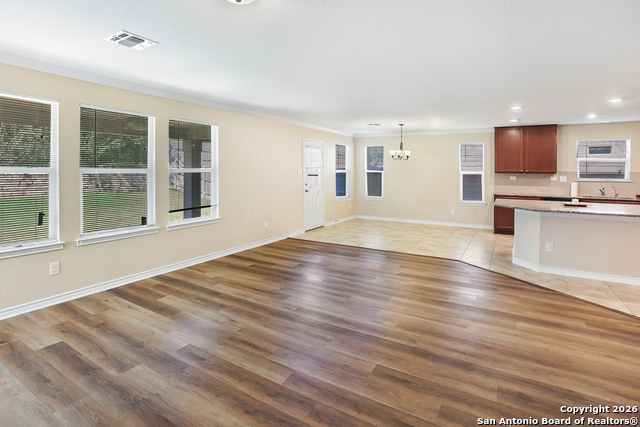 Listing photo id 8 for 691 Anthem Ln