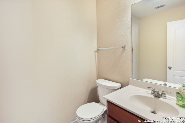 Listing photo id 15 for 691 Anthem Ln