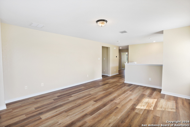 Listing photo id 17 for 691 Anthem Ln