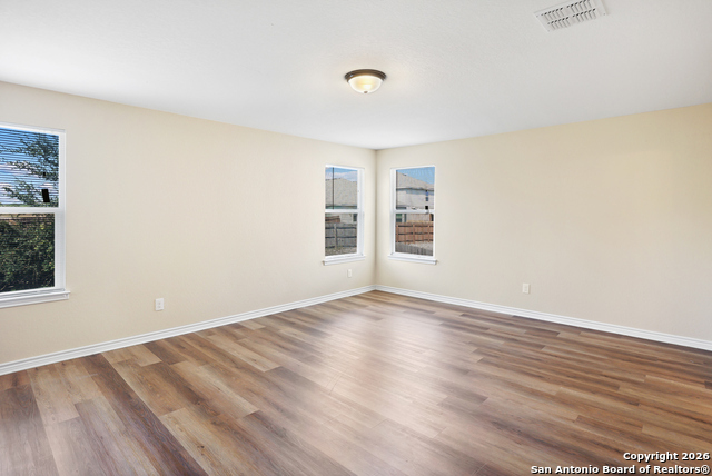 Listing photo id 18 for 691 Anthem Ln