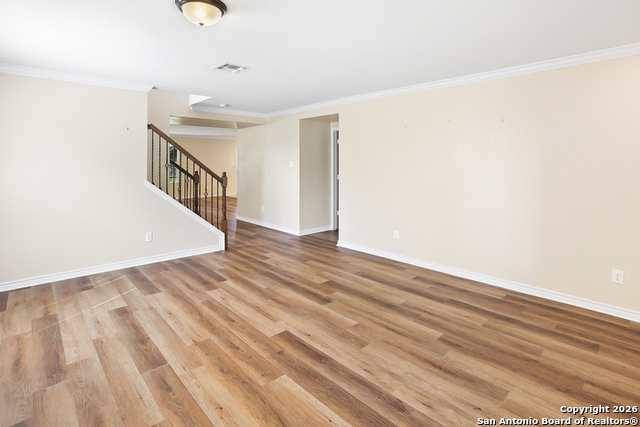 Listing photo id 4 for 691 Anthem Ln