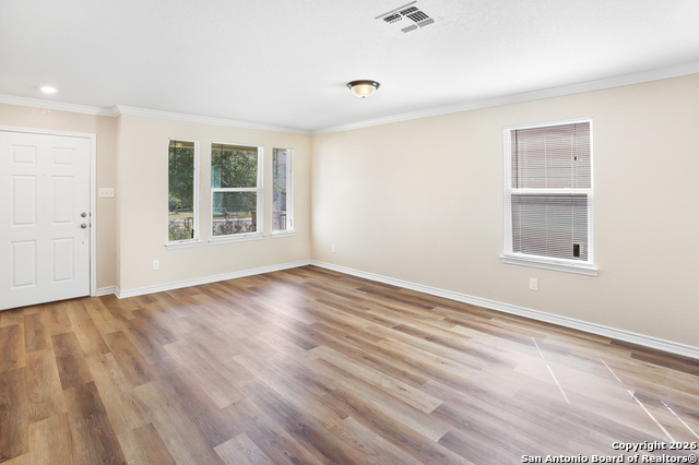 Listing photo id 6 for 691 Anthem Ln