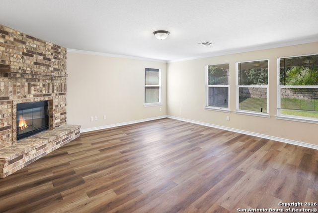 Listing photo id 7 for 691 Anthem Ln