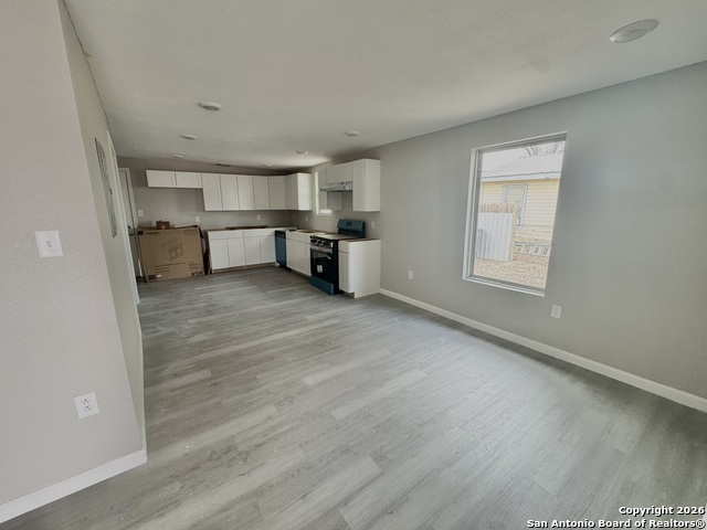 Image 6 of 10 For 323 Juanita  