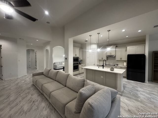 Image 27 of 47 For 1603 Oak Willow