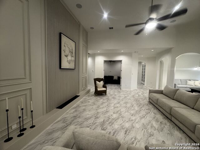 Image 4 of 47 For 1603 Oak Willow