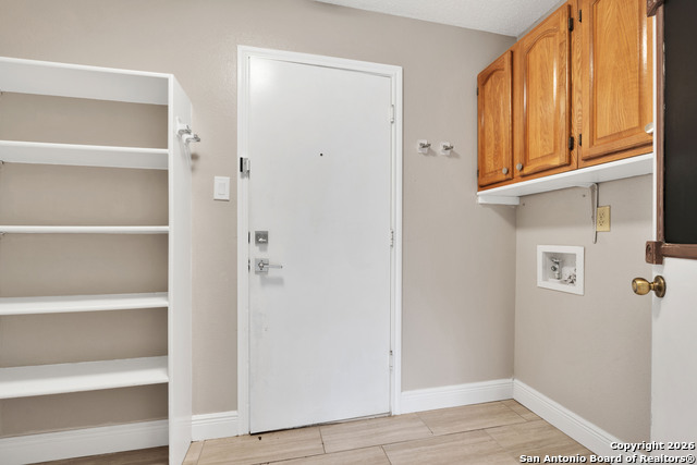 Image 10 of 24 For 3321 Fresno Pl