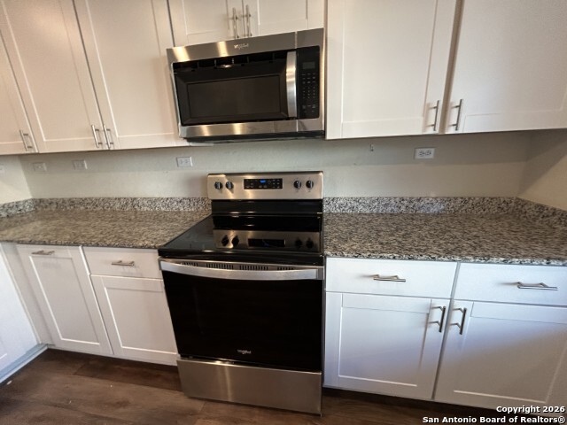 Image 8 of 22 For 4153 Lily Glade