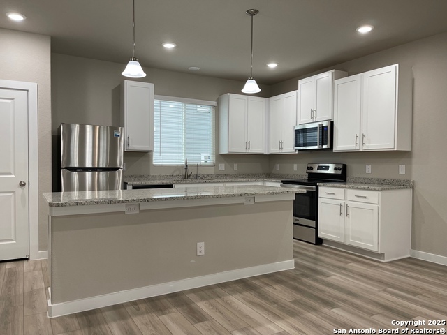 Image 2 of 20 For 21506 James Charles