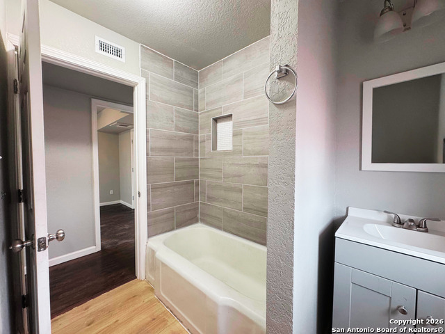 Image 11 of 15 For 2815 Pine S