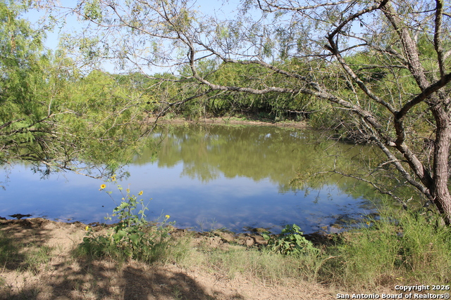 Image 17 of 18 For 760-1 N Greytown Rd