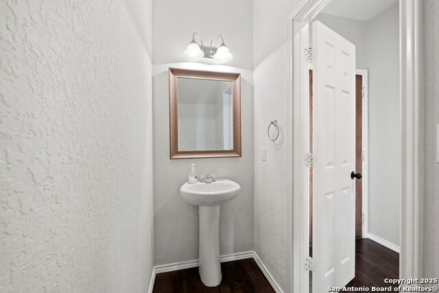 Listing photo id 8 for 27134 Villa Toscana