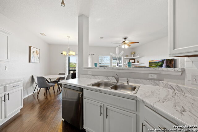 Listing photo id 3 for 27134 Villa Toscana