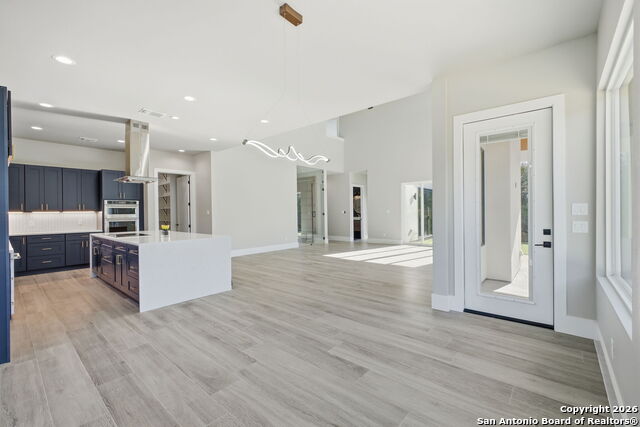 Image 12 of 59 For 220 Sendera  