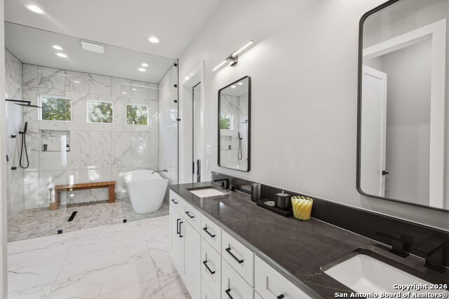 Image 22 of 59 For 220 Sendera  