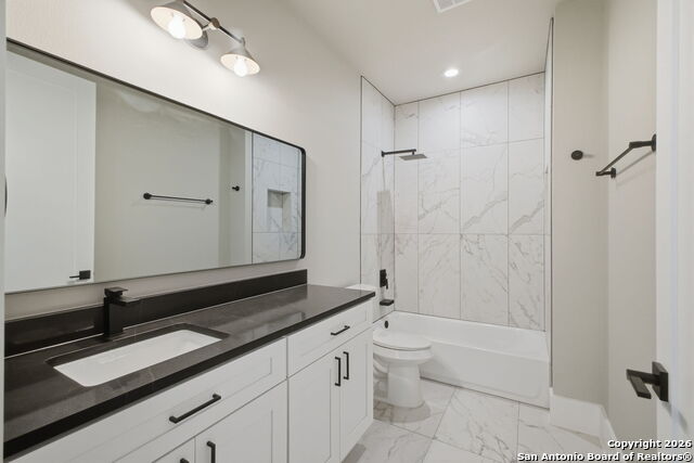 Image 30 of 59 For 220 Sendera  