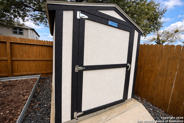 Image 15 of 22 For 7325 Yucca Pl