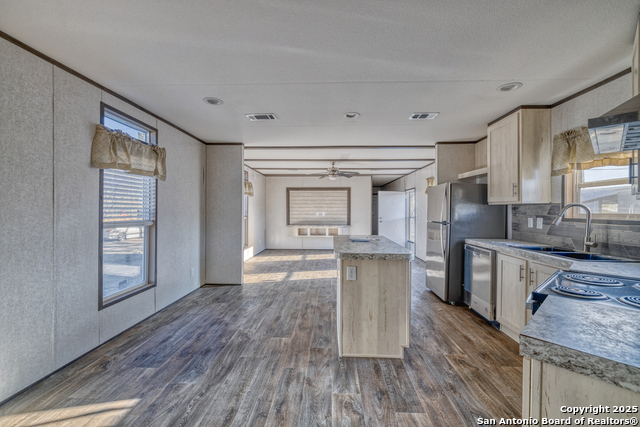 Image 10 of 28 For 138 Senisa Drive