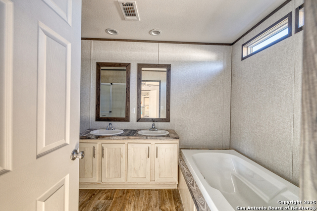 Image 14 of 28 For 138 Senisa Drive