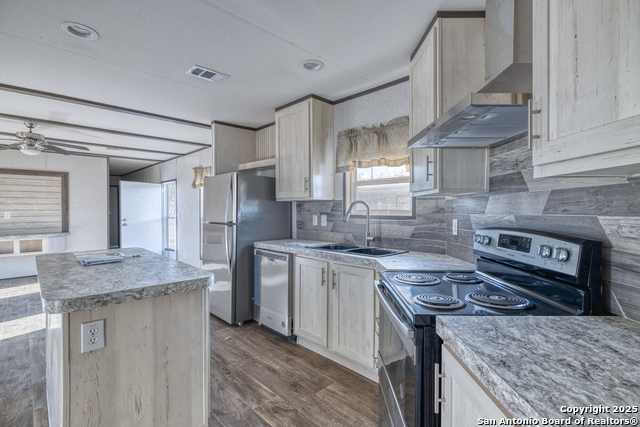 Image 8 of 28 For 138 Senisa Drive