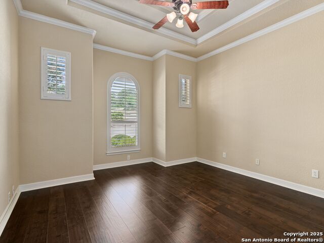 Image 11 of 36 For 16026 Huebner Bluff