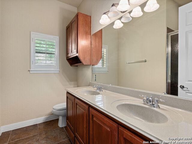 Image 12 of 36 For 16026 Huebner Bluff