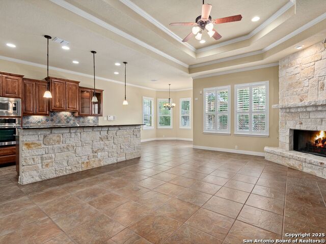 Image 17 of 36 For 16026 Huebner Bluff