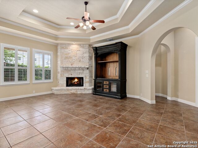 Image 18 of 36 For 16026 Huebner Bluff