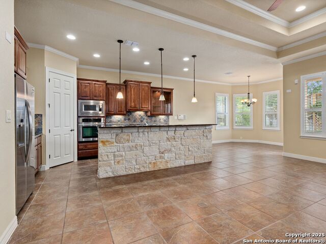 Image 21 of 36 For 16026 Huebner Bluff