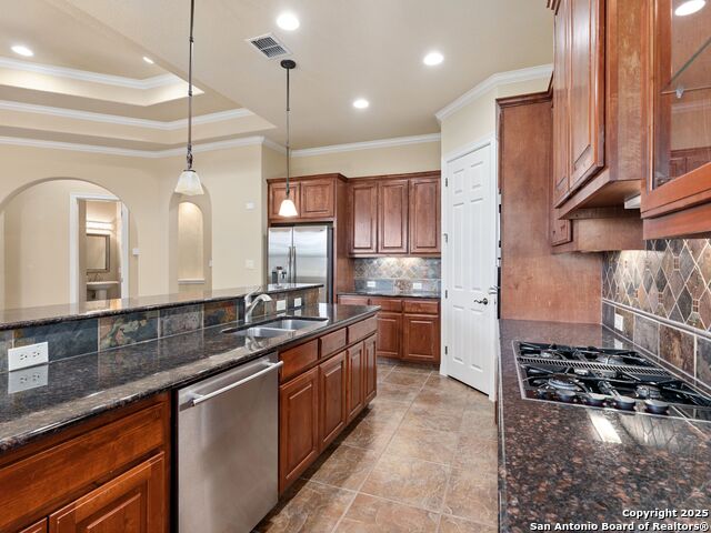 Image 23 of 36 For 16026 Huebner Bluff