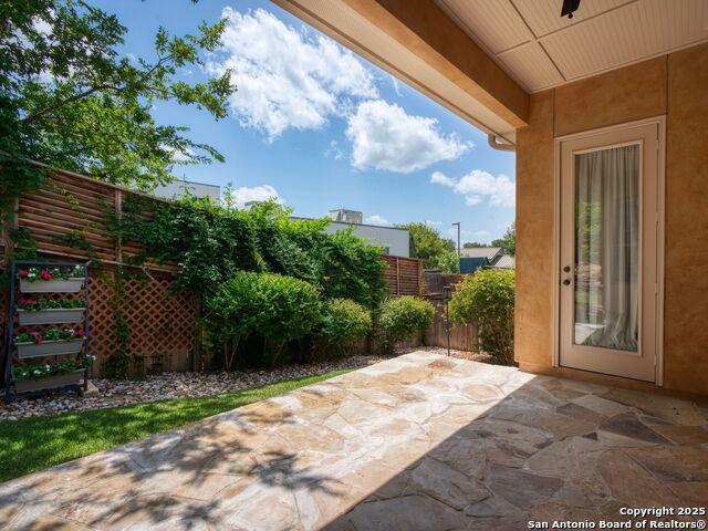 Image 32 of 36 For 16026 Huebner Bluff