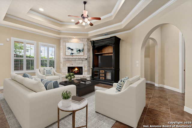 Image 7 of 36 For 16026 Huebner Bluff