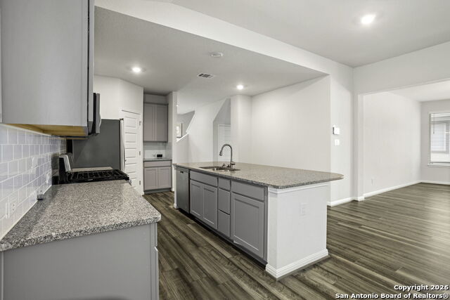 Image 19 of 30 For 12933 Lilly  