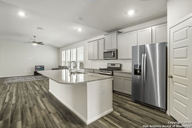 Image 20 of 30 For 12933 Lilly  