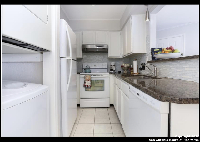 Image 3 of 25 For 11610 Vance Jackson  869